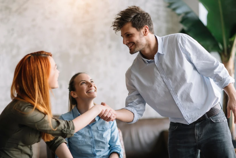 How do you greet a friend you are meeting after a long time