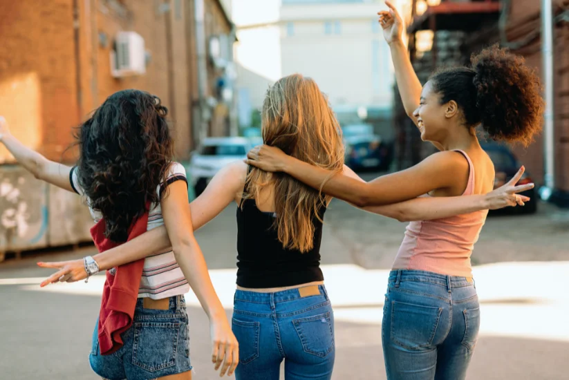 How do you greet a friend you are meeting after a long time