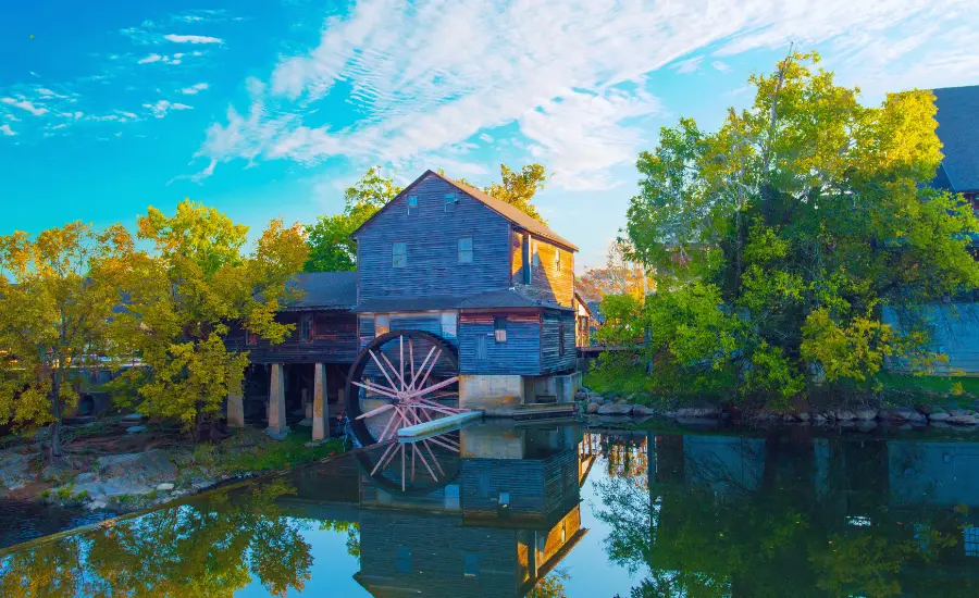 How to Plan a Group Vacation in Pigeon Forge Without Breaking the Bank 1 Old Mill Pigeon Forge Landscape - How To Plan A Group Vacation In Pigeon Forge Without Breaking The Bank