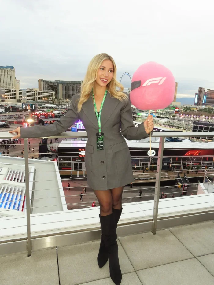 Katie Feeney Net Worth, Age, Height, Boyfriend, Family & Biography 2 Katie Feeney Career And Social Media Growth